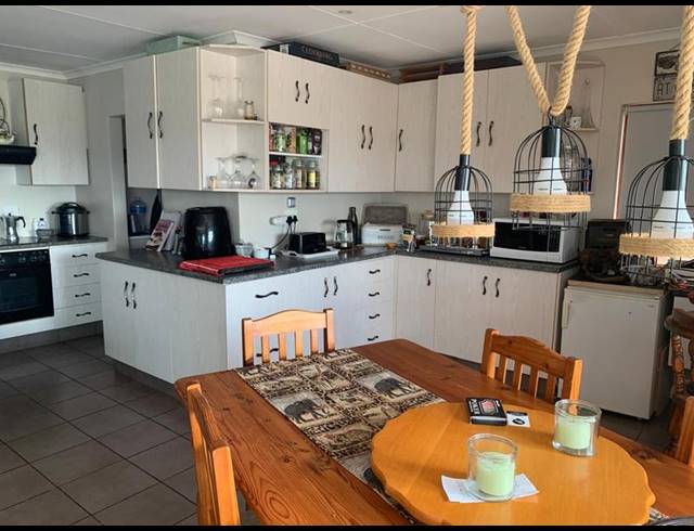 4 BEDROOM HOUSE FOR SALE IN FRAAIUITSIG
